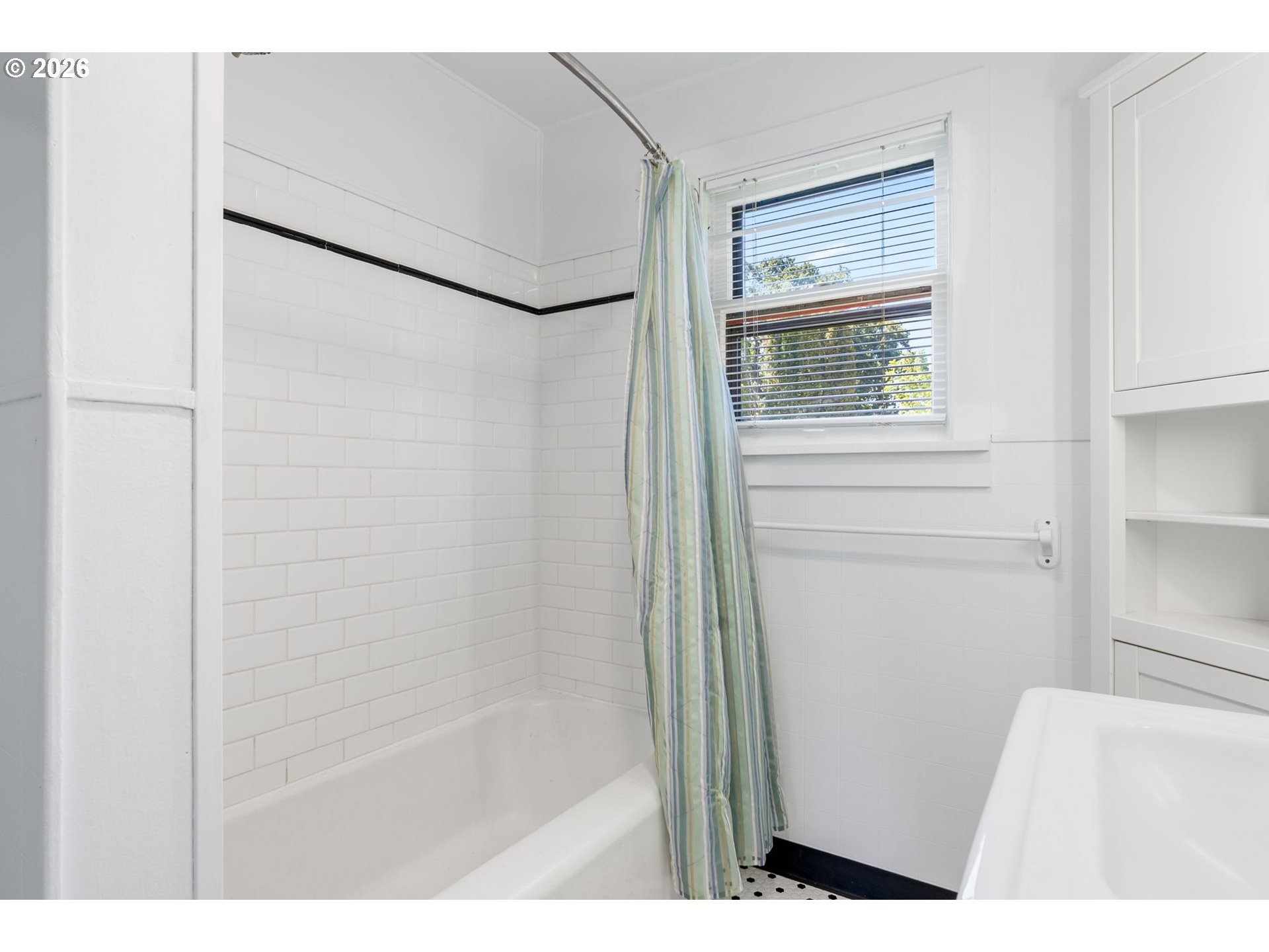 1003 5th Street Hood River, OR 97031 - Photo 20 of 42