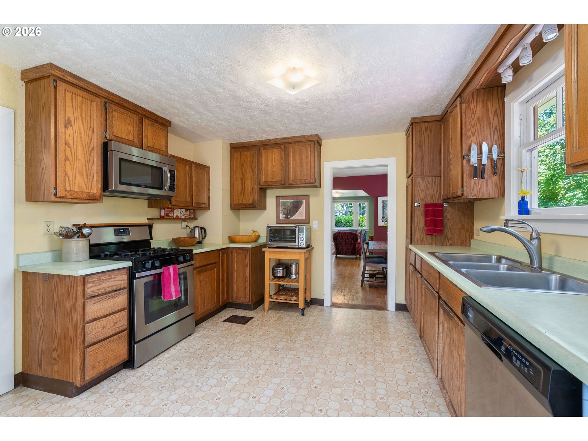 1003 5th Street Hood River, OR 97031 - Photo 10 of 42