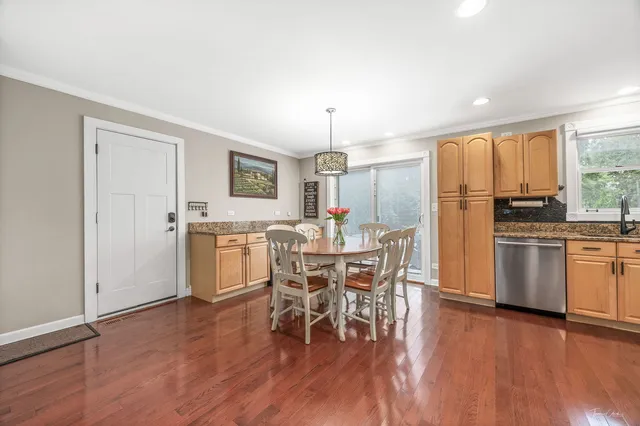 $699,000 | 4939 Lee Avenue, Downers Grove, IL 60515