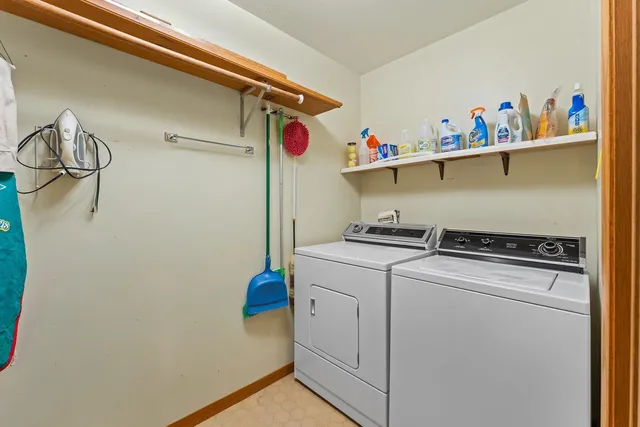 $327,100 | S6462 County Road PF, North Freedom, WI 53951