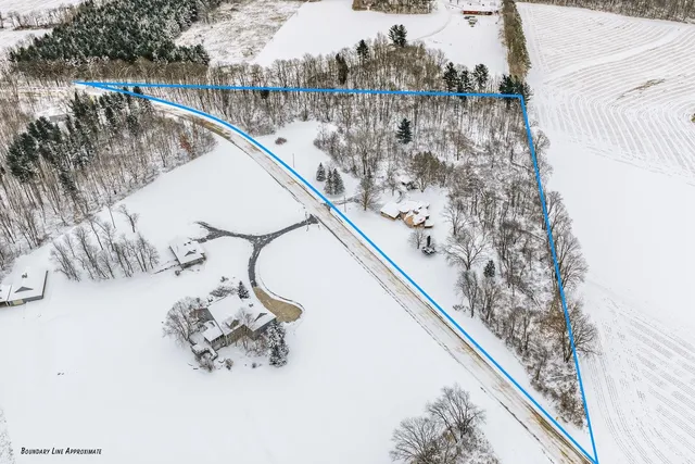 $327,100 | S6462 County Road PF, North Freedom, WI 53951