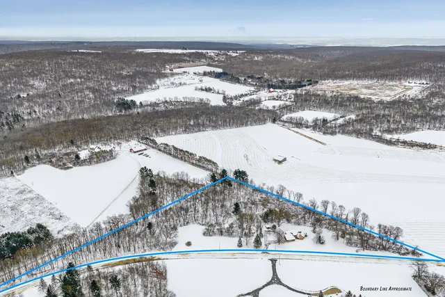 $327,100 | S6462 County Road PF, North Freedom, WI 53951