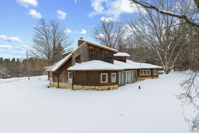 $327,100 | S6462 County Road PF, North Freedom, WI 53951