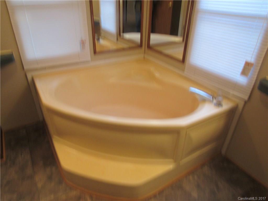 2803 Jenkins Road Lincolnton, NC 28092 - Photo 8 of 11 Gallery Image 8