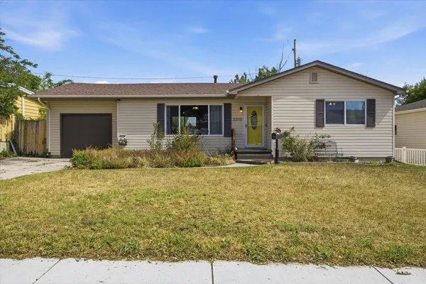 $314,900 | 2010 Mariposa Boulevard, Casper, WY 82604