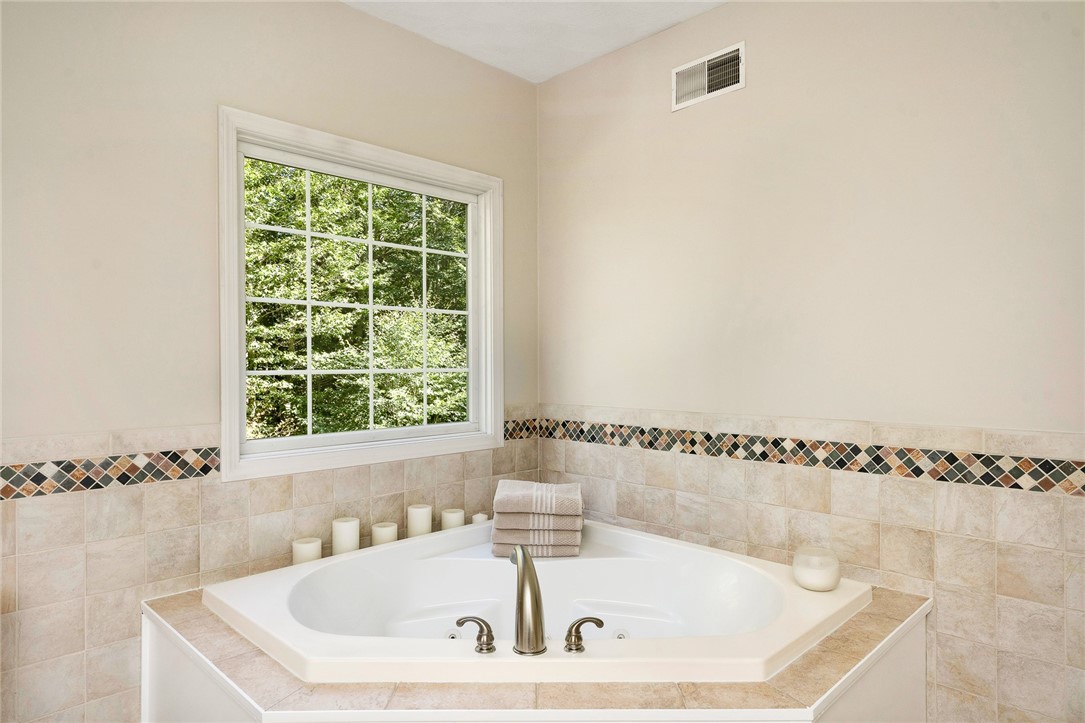 7 Mason Way Coventry, RI 02816 - Photo 17 of 38