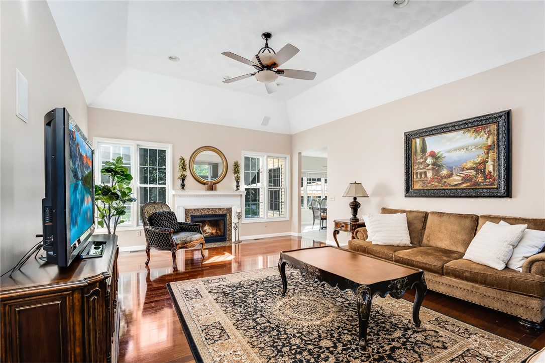 7 Mason Way Coventry, RI 02816 - Photo 5 of 38
