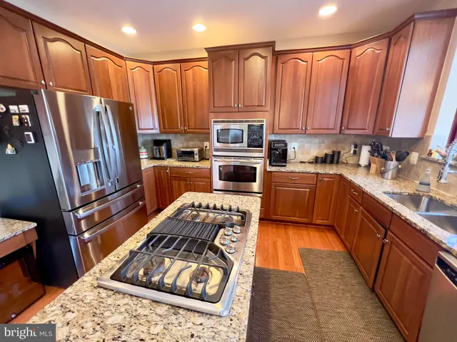 $3,950 | 42650 Nations Street, Chantilly, VA 20152