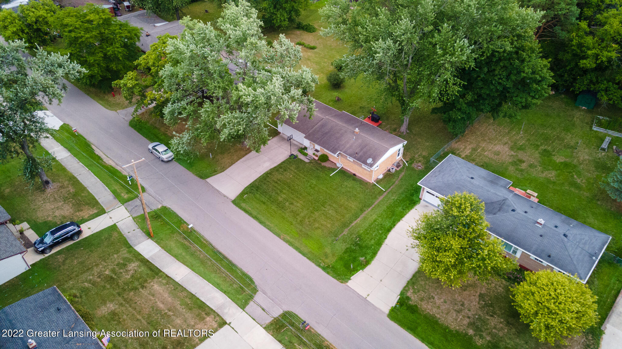 5594 Hallendale Road Haslett, MI 48840 - Photo 37 of 43 5594_Hallendale_BROCK-14