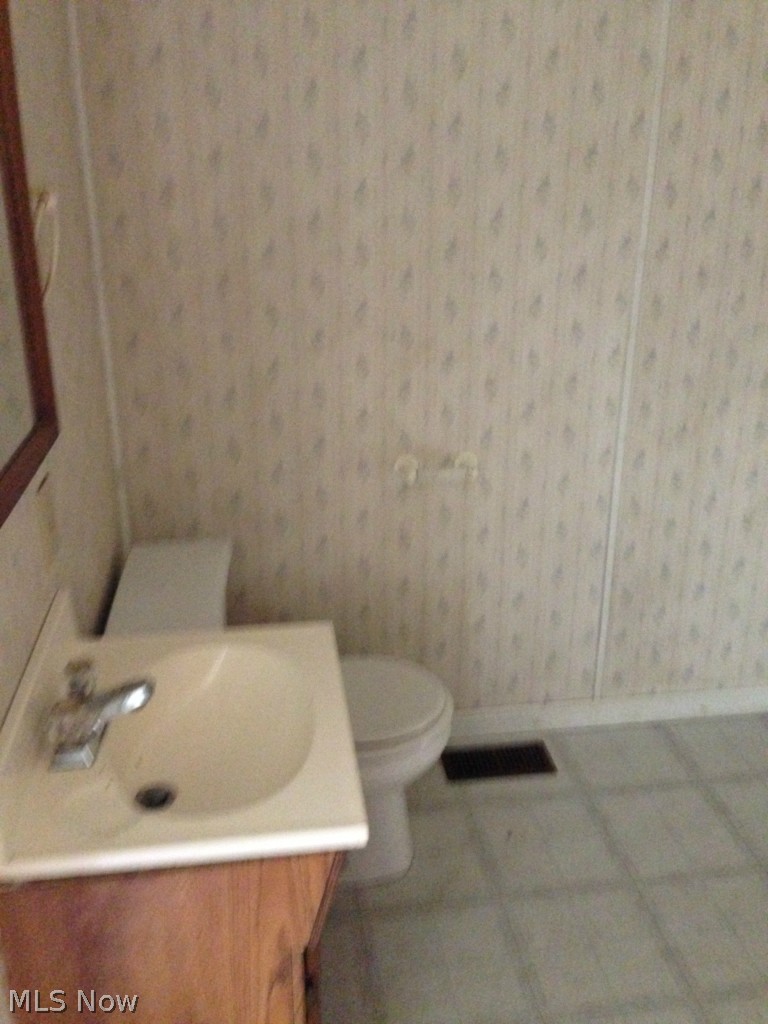 6483 Graham Road Pierpont, OH 44082 - Photo 9 of 18 Gallery Image 9