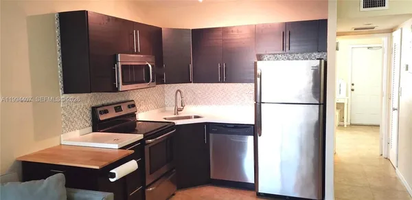$1,750 | 1878 Northeast 46th Street, Unit C2, Fort Lauderdale, FL 33308
