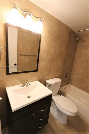 $1,750 | 1878 Northeast 46th Street, Unit C2, Fort Lauderdale, FL 33308