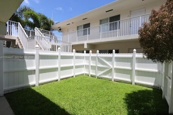 $1,750 | 1878 Northeast 46th Street, Unit C2, Fort Lauderdale, FL 33308