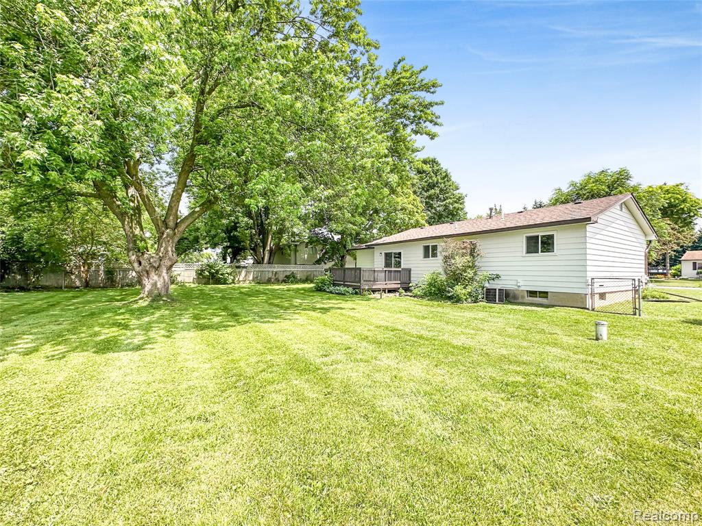 5552 Liberty Bell Road Grand Blanc, MI 48439 - Photo 3 of 23 Gallery Image 3
