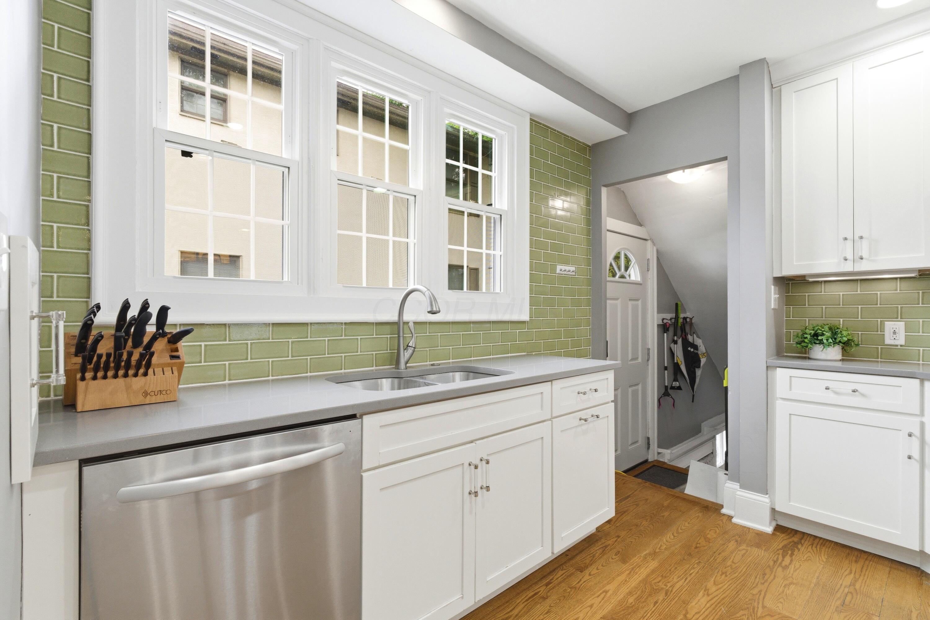 2565 Bexley Park Road Bexley, OH 43209 - Photo 17 of 55 Kitchen