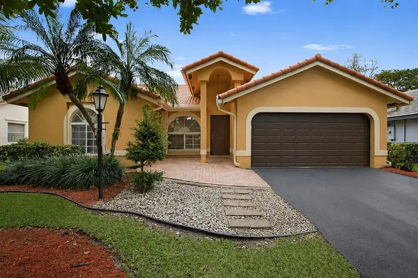 $569,000 | 10325 Northwest 48th Court, Coral Springs, FL 33076