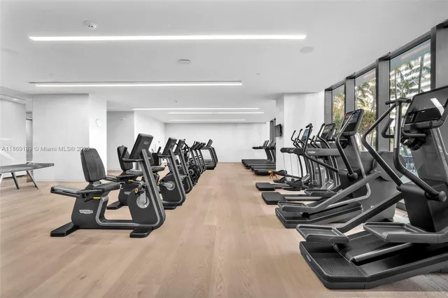 $6,500 | 650 Northeast 32nd Street, Unit 1402, Miami, FL 33137