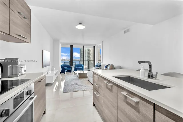 $6,500 | 650 Northeast 32nd Street, Unit 1402, Miami, FL 33137