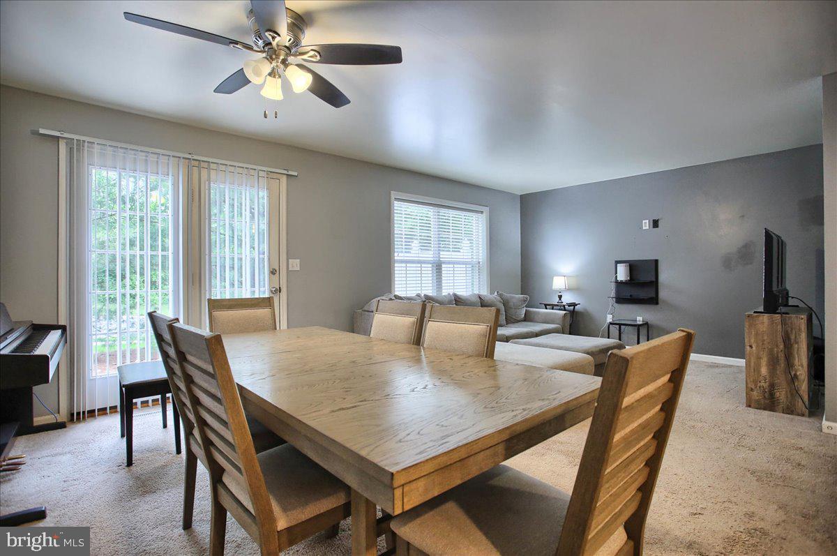 2229 Ionoff Road, Unit 10 Harrisburg, PA 17110 - Photo 13 of 37 Dinning Area