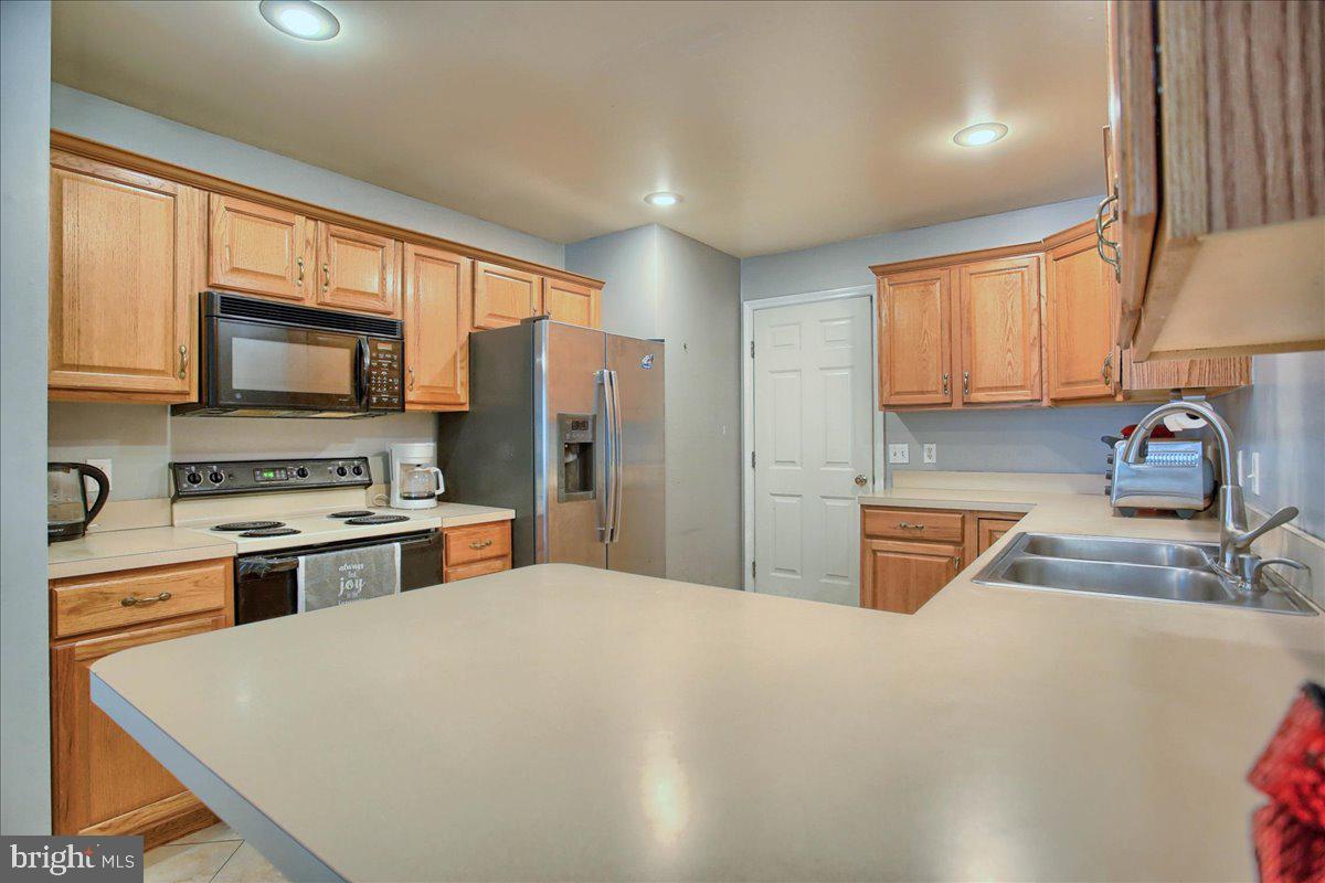 2229 Ionoff Road, Unit 10 Harrisburg, PA 17110 - Photo 15 of 37 Kitchen
