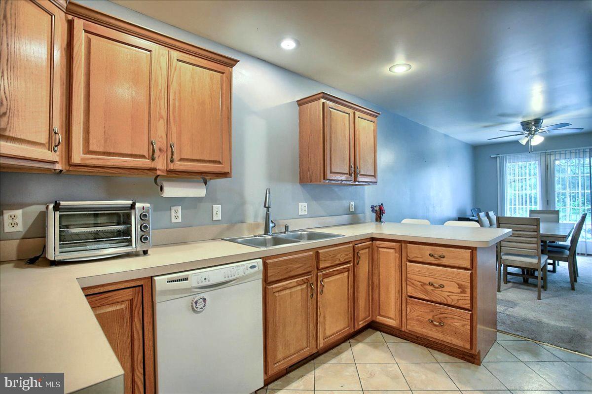 2229 Ionoff Road, Unit 10 Harrisburg, PA 17110 - Photo 16 of 37 Kitchen