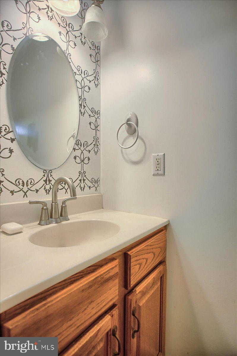 2229 Ionoff Road, Unit 10 Harrisburg, PA 17110 - Photo 8 of 37 1st Flr. Powder Rm.