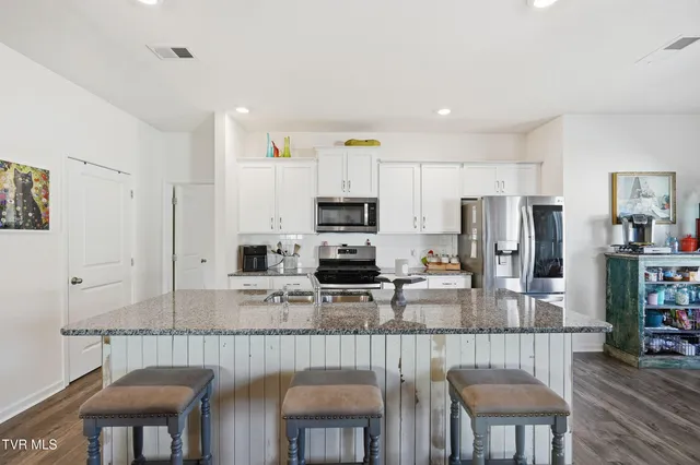 $425,000 | 5402 Wildlife Circle, Piney Flats, TN 37686