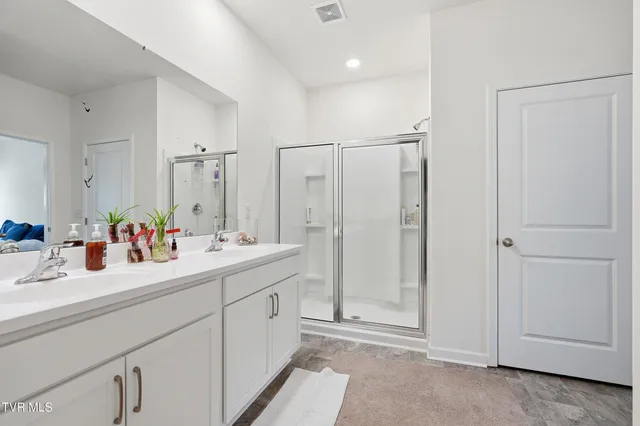 $425,000 | 5402 Wildlife Circle, Piney Flats, TN 37686