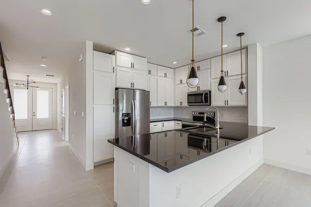 $465,000 | 200 Tesla Circle, Austin, TX 78681