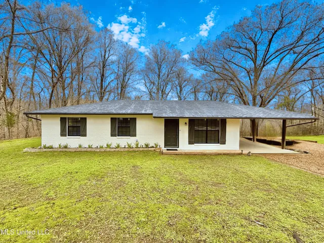 $179,900 | 4194 Burt Loop Road, Crystal Springs, MS 39059