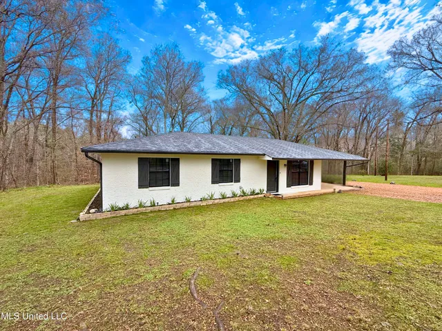 $179,900 | 4194 Burt Loop Road, Crystal Springs, MS 39059