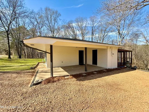 $185,000 | 4194 Burt Loop Road, Crystal Springs, MS 39059