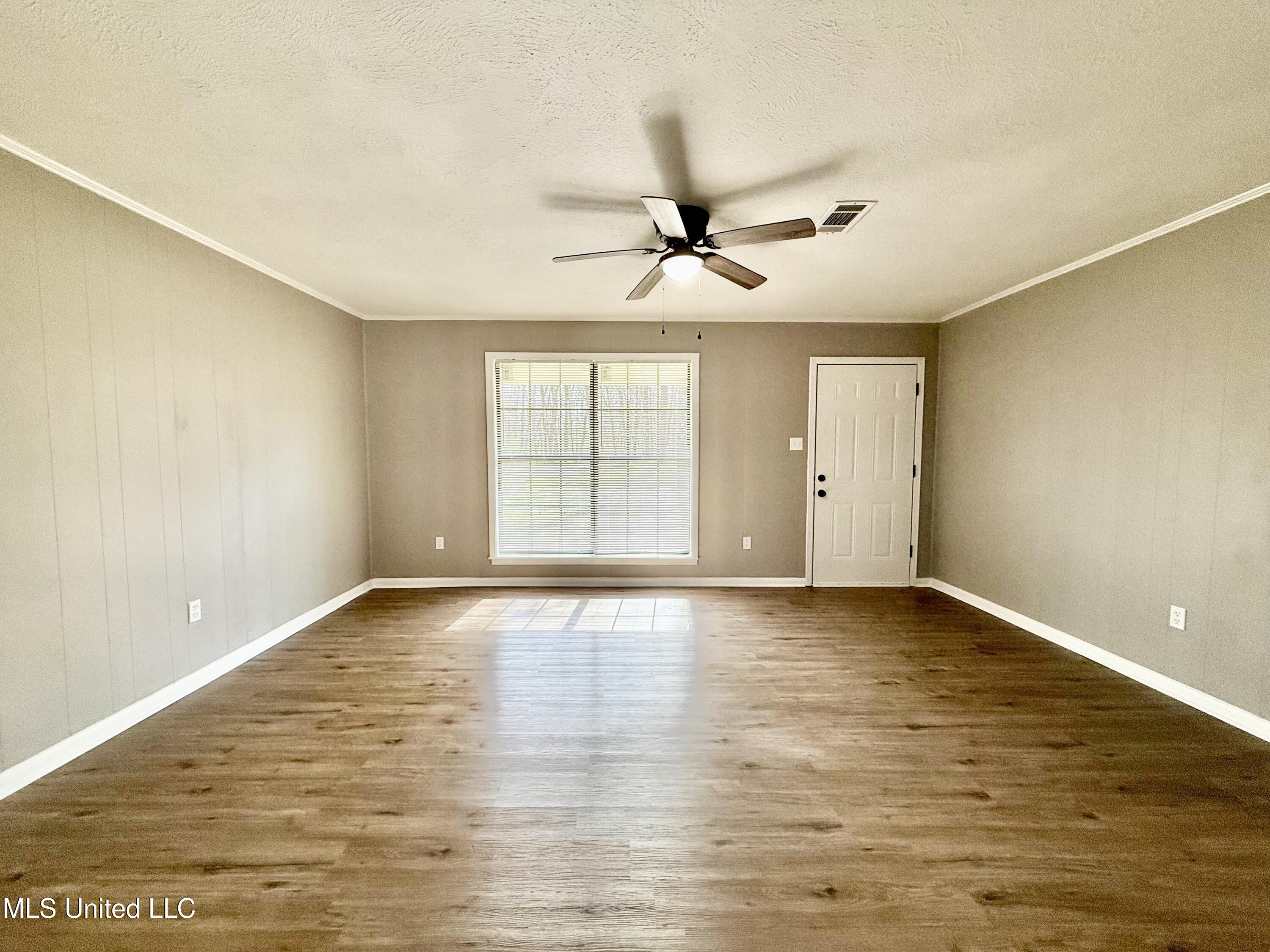 4194 Burt Loop Road Crystal Springs, MS 39059 - Photo 5 of 46 IMG_9077