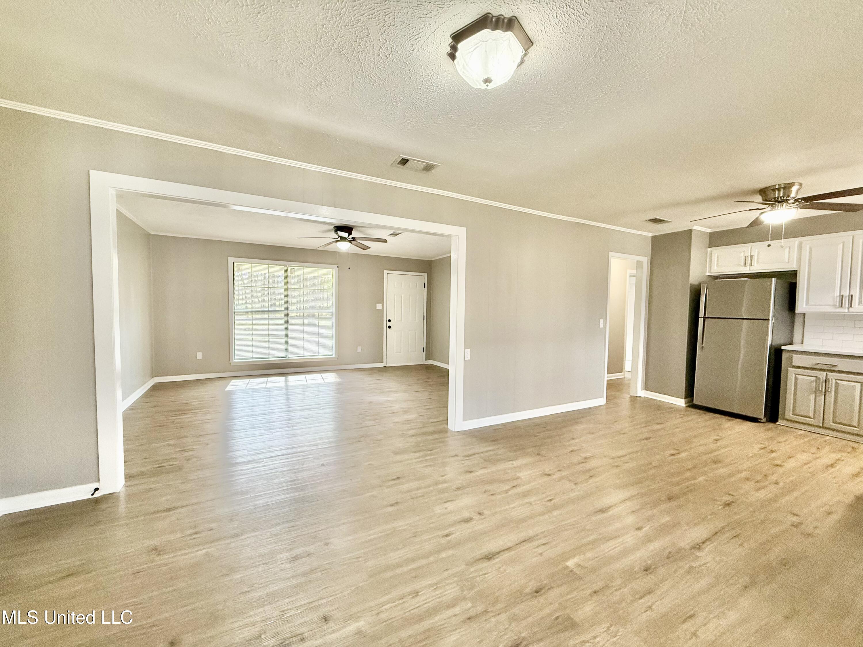 4194 Burt Loop Road Crystal Springs, MS 39059 - Photo 7 of 46 IMG_9074