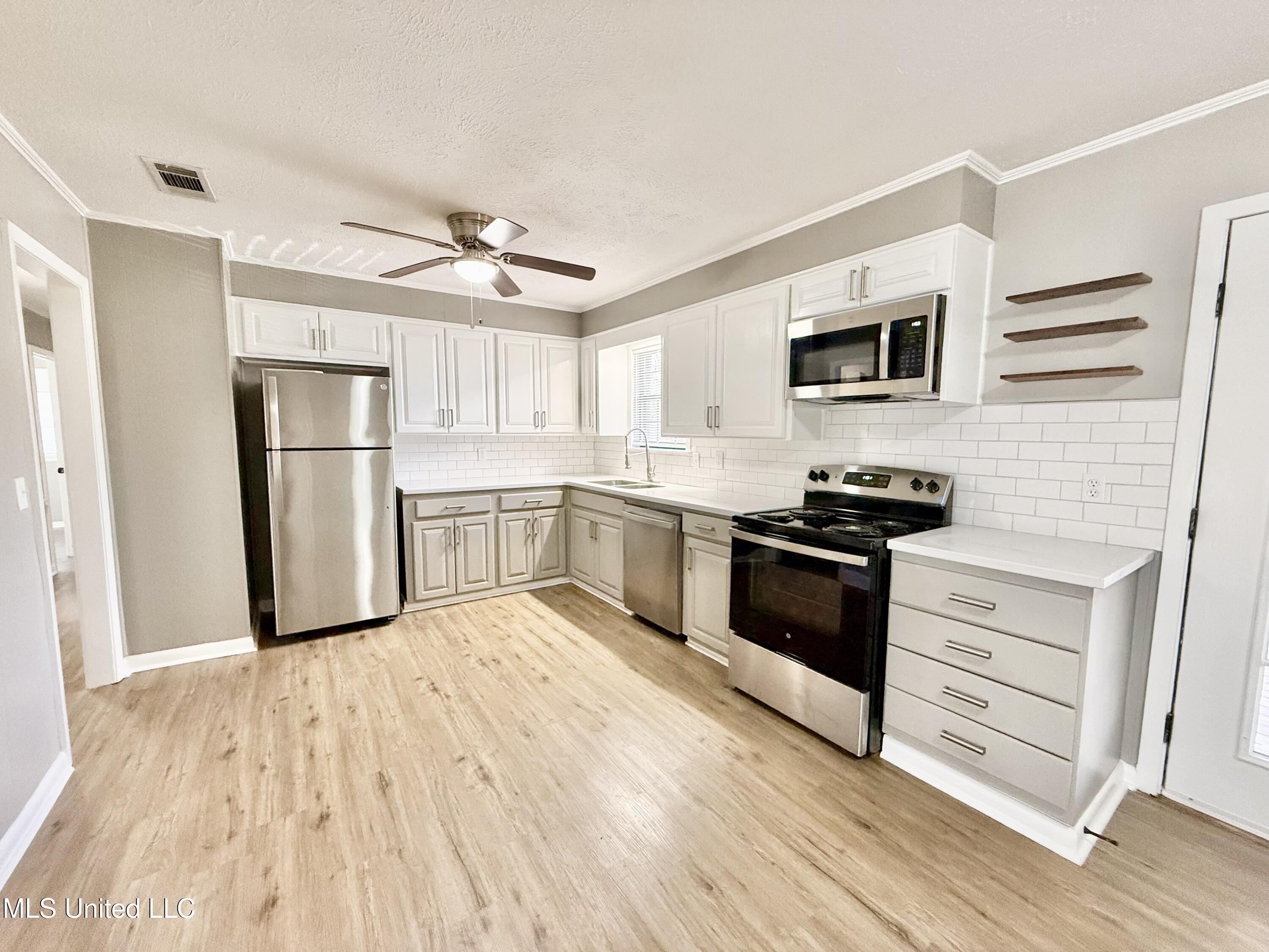 4194 Burt Loop Road Crystal Springs, MS 39059 - Photo 9 of 46 IMG_9036