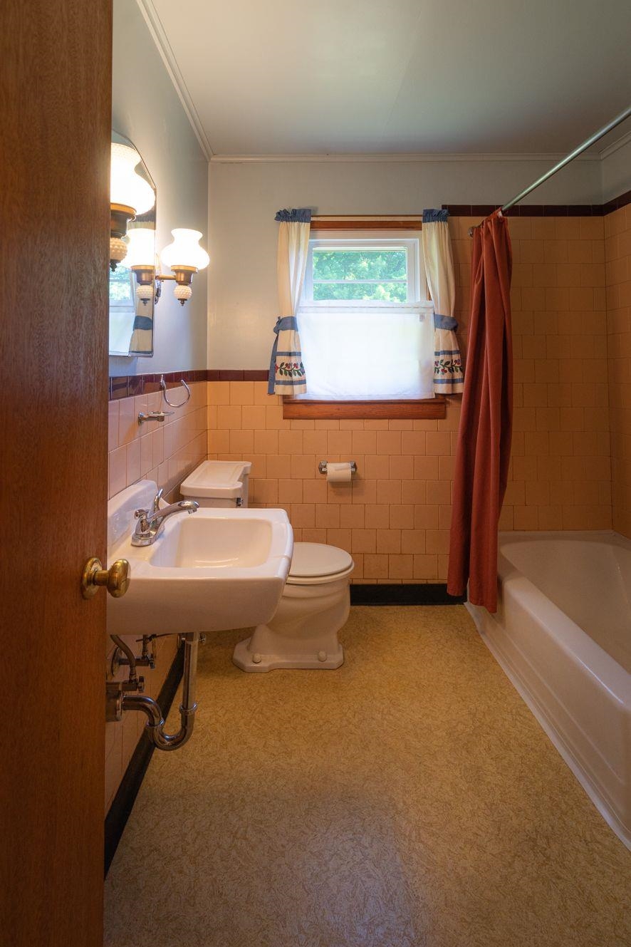 11 Sunny Acres Road Brattleboro, VT 05301 - Photo 13 of 20 Gallery Image 13