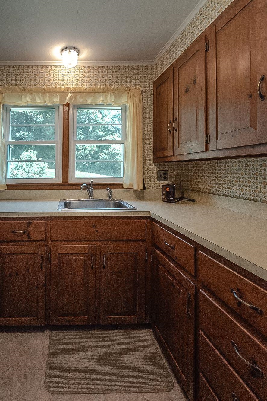 11 Sunny Acres Road Brattleboro, VT 05301 - Photo 3 of 20 Gallery Image 3