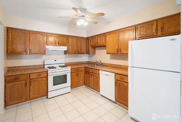 $399,900 | 46 Bramble Lane, Old Bridge, NJ 07747