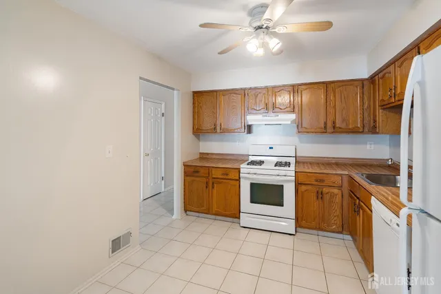 $399,900 | 46 Bramble Lane, Old Bridge, NJ 07747