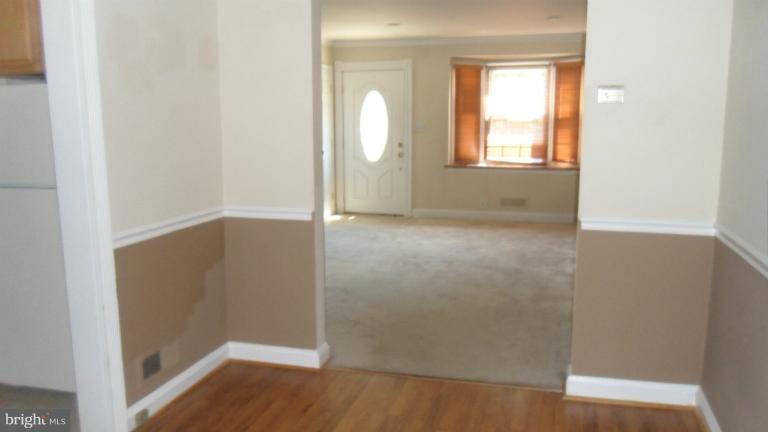 7954 Kavanagh Road Baltimore, MD 21222 - Photo 3 of 13 Dining Room