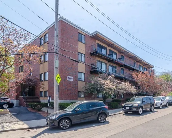 $2,700 | 400 Savin Hill Avenue, Unit 9, Boston, MA 02125