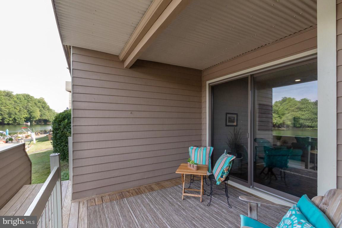 11184 Harbor Court Reston, VA 20191 - Photo 2 of 32 Welcome to Harbor Point on Lake Thoreau