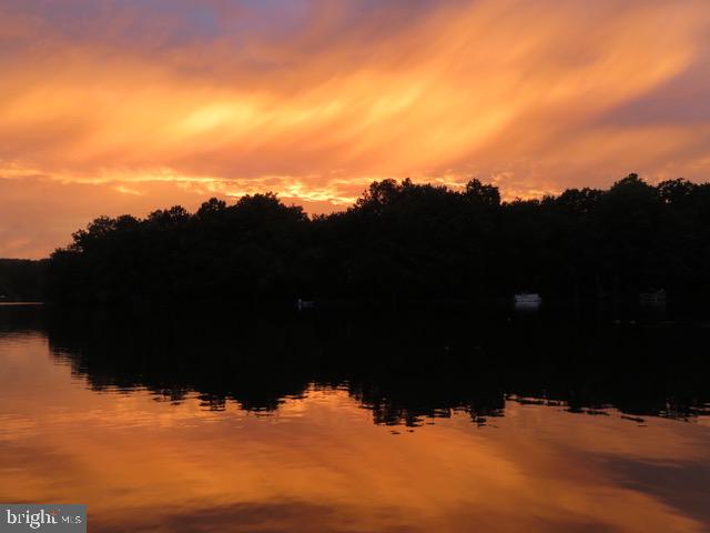 11184 Harbor Court Reston, VA 20191 - Photo 27 of 32 Fiery sunrises