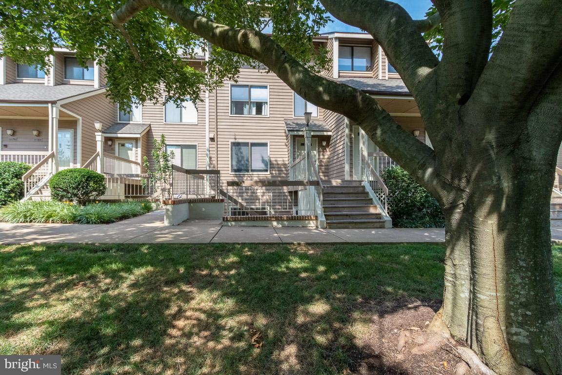 11184 Harbor Court Reston, VA 20191 - Photo 32 of 32 Welcome to Harbor Point Condominiums!