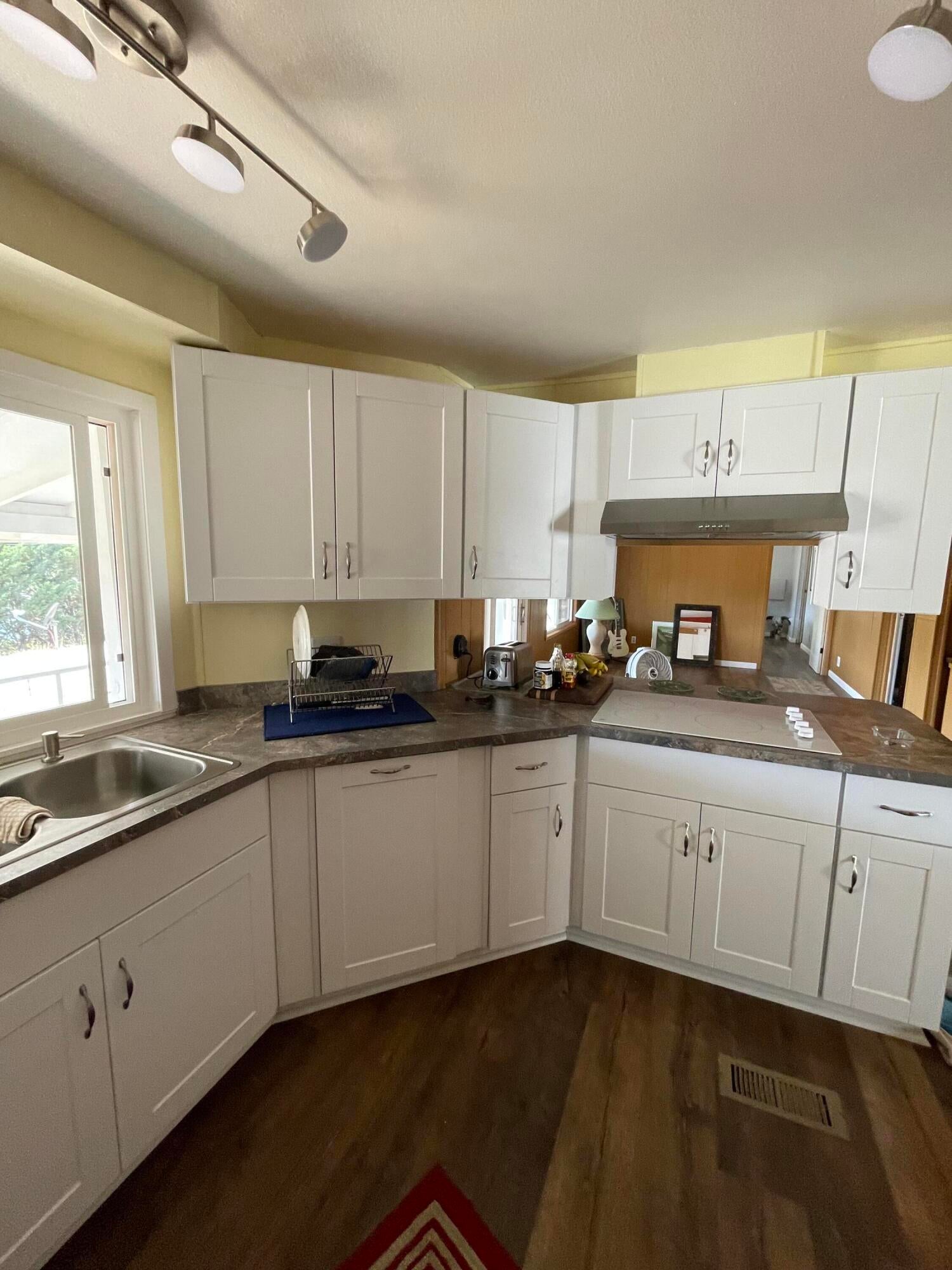 10003 Ben Kerns Road Klamath Falls, OR 97601 - Photo 11 of 22 IMG_1450