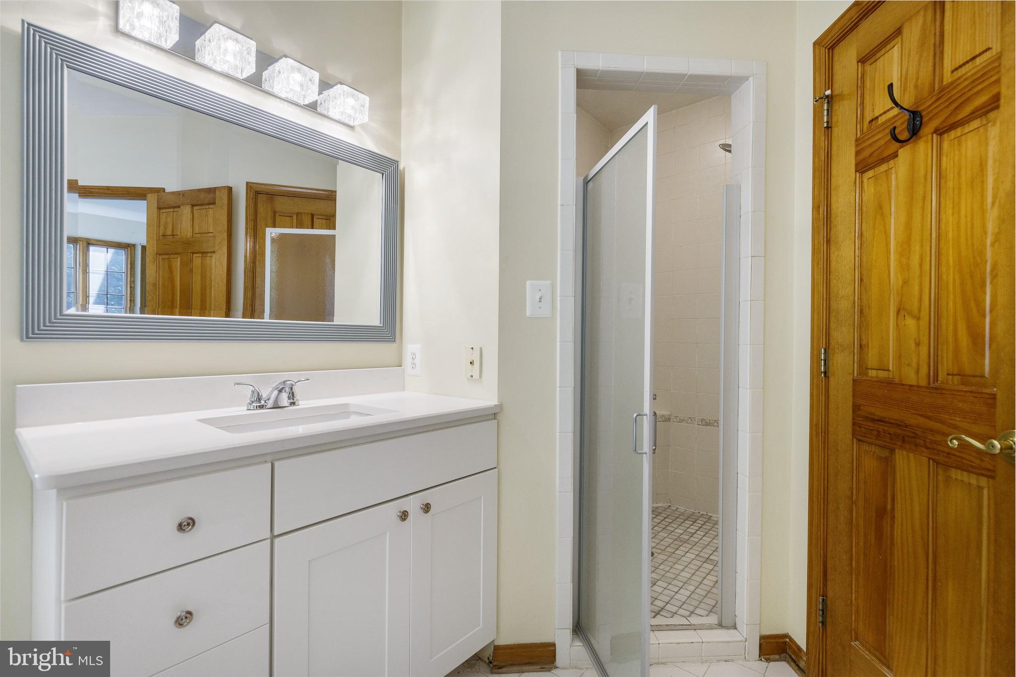 500 Plum Point Road Huntingtown, MD 20639 - Photo 18 of 30 Owner's bath