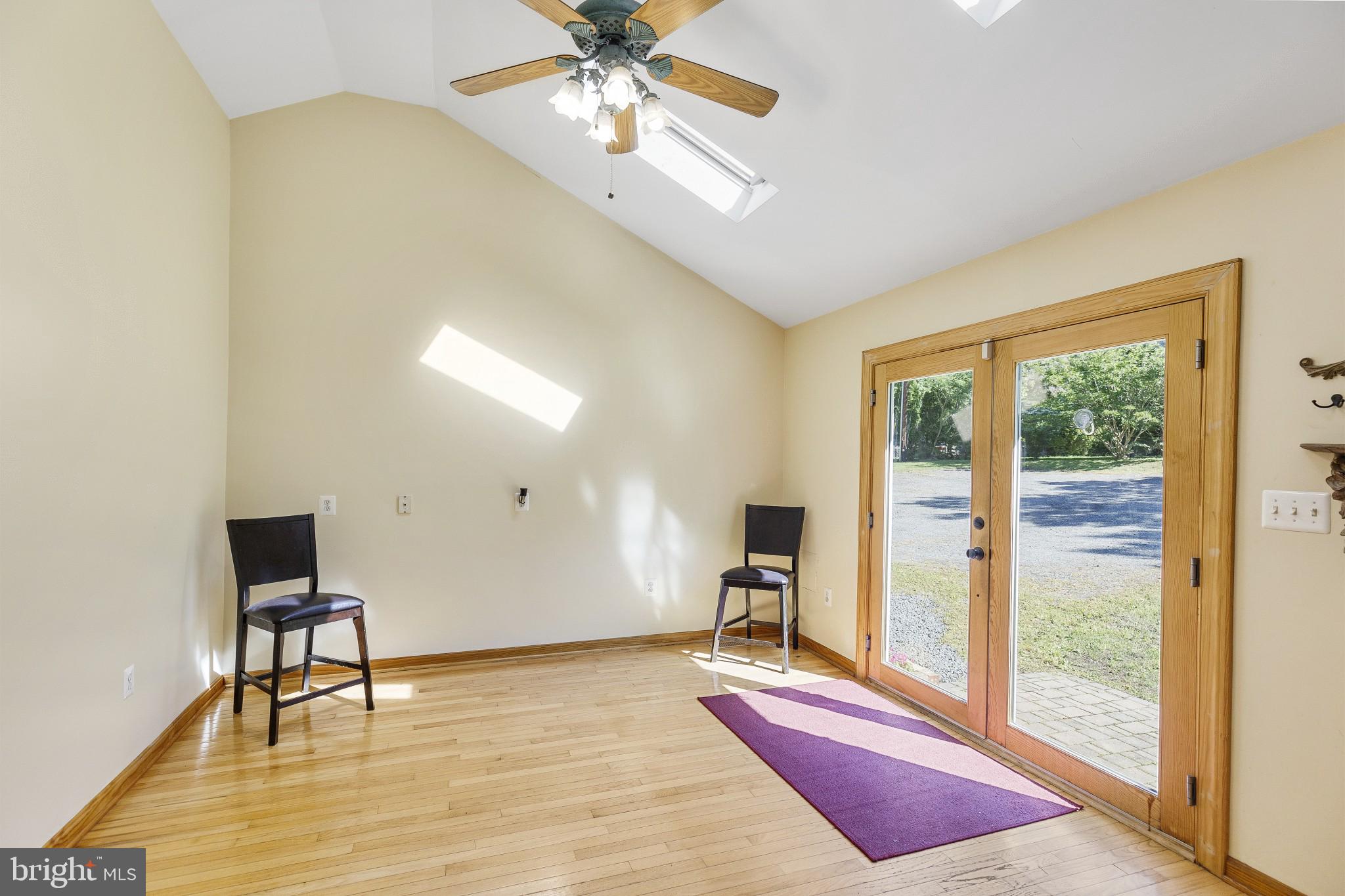 500 Plum Point Road Huntingtown, MD 20639 - Photo 10 of 30 Family room, dining, entry lounge.