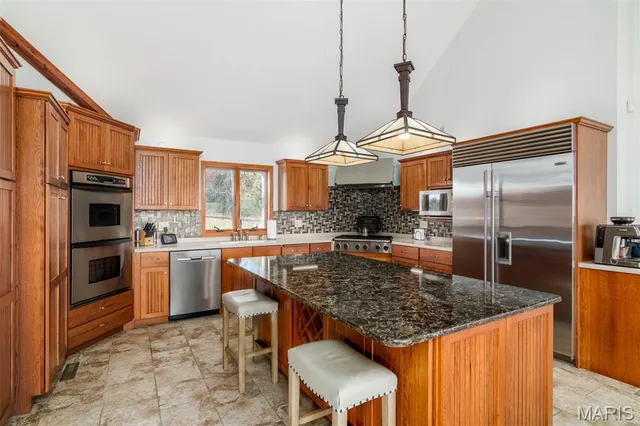 $899,900 | 5345 Old Litchfield Trail, Litchfield, IL 62056