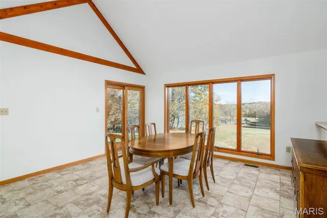 $899,900 | 5345 Old Litchfield Trail, Litchfield, IL 62056