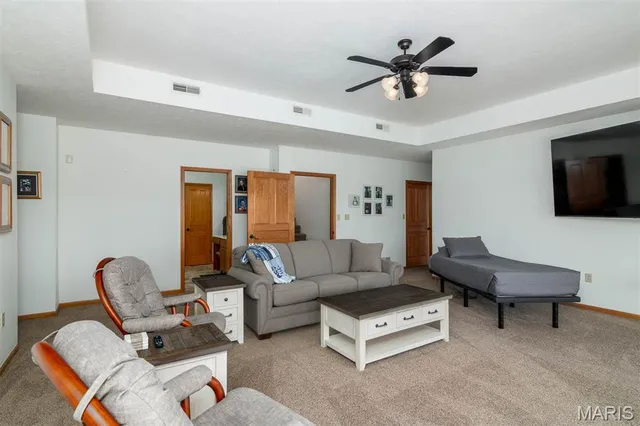 $899,900 | 5345 Old Litchfield Trail, Litchfield, IL 62056